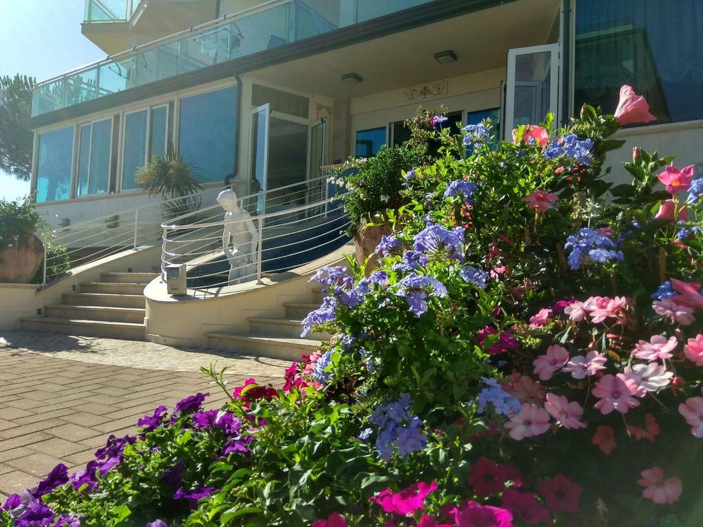Hotel Lady Mary Milano Marittima Eksteriør bilde
